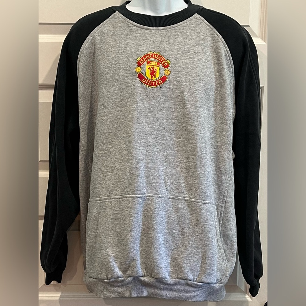 Vintage Umbro 1990’s Manchester United UK Soccer Embroidered Sweatshirt Size XL